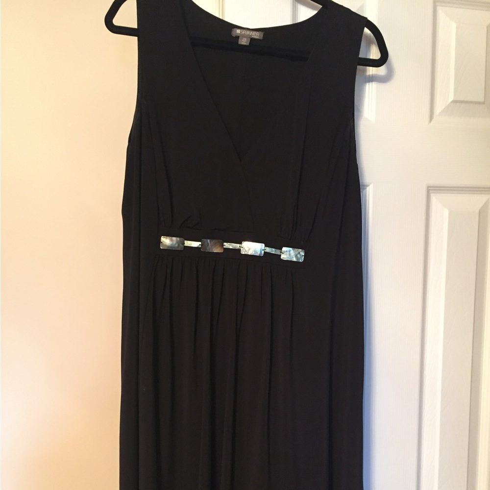 Elegant Black Sleeveless Dress